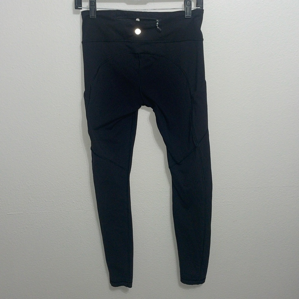 Lululemon Black Leggings Sleek Form-Fitting Design VGUC